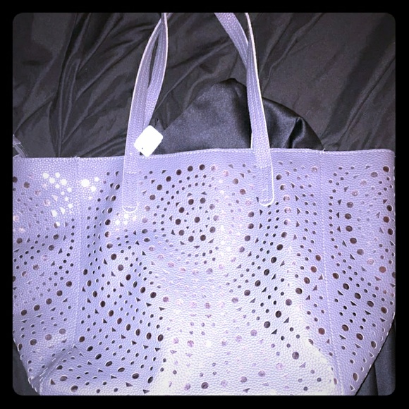 unknown Handbags - NWT GRAY AND SILVER PATTERNED TOTE
